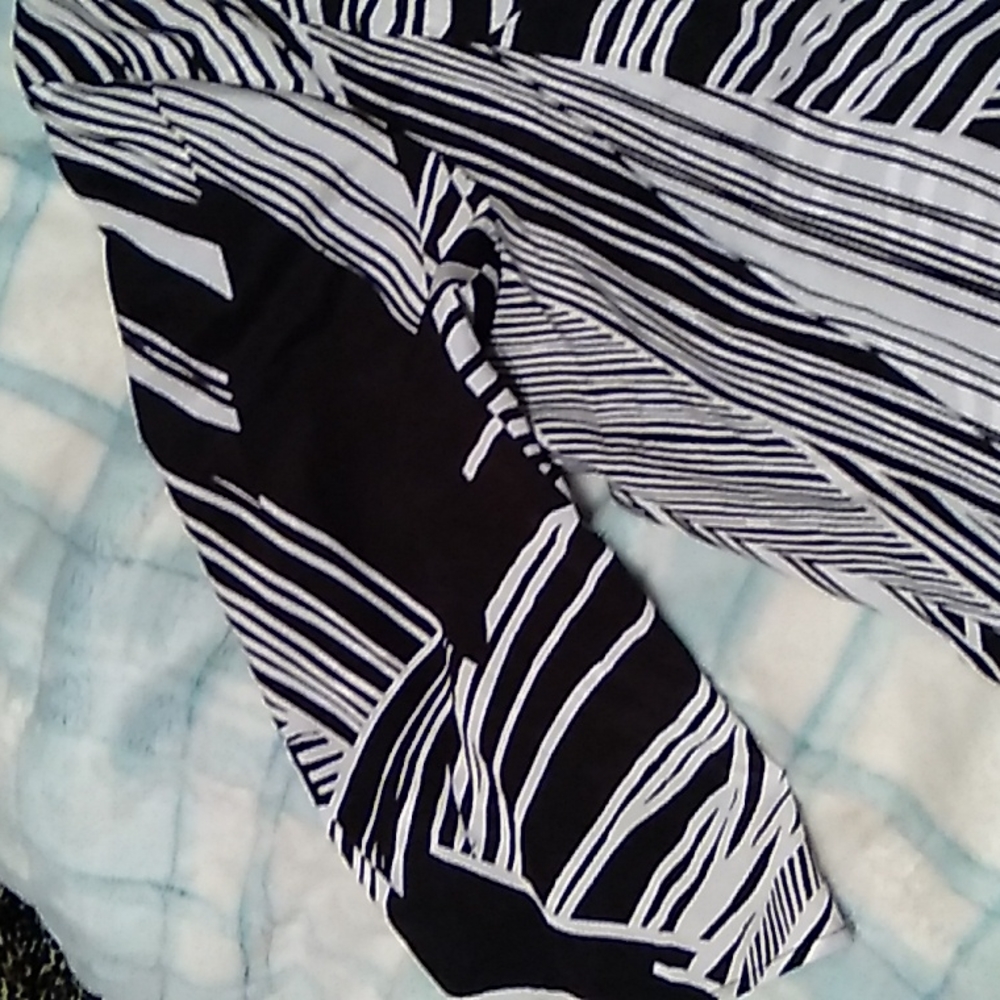 Avenue Lightweight top. 18/20 NWT - Picture 3 of 16